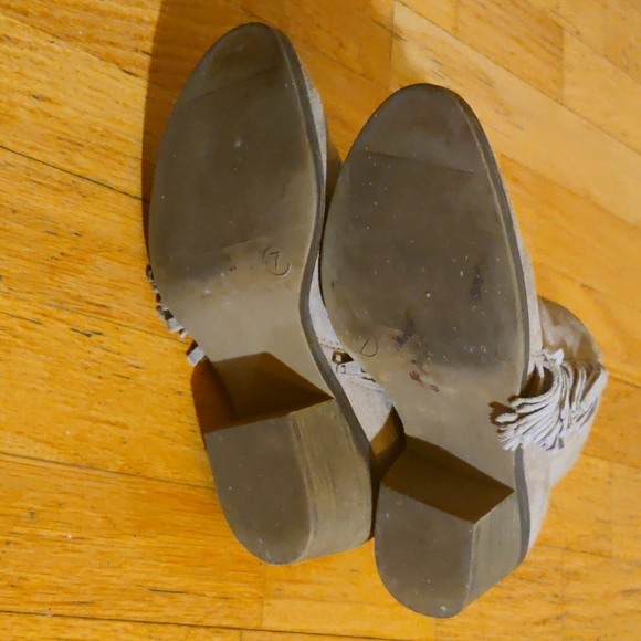 Cute booties with tassels - Picture 4 of 4